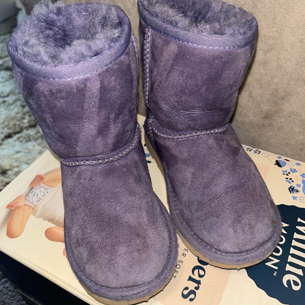 Size 11 toddler UGGS